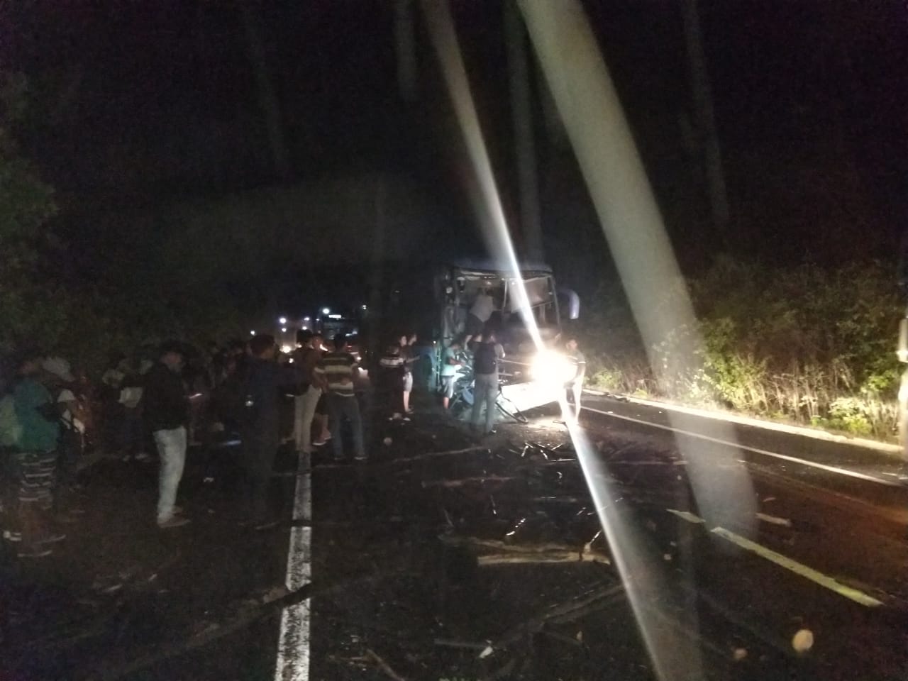 Acidente com ônibus na BR-343